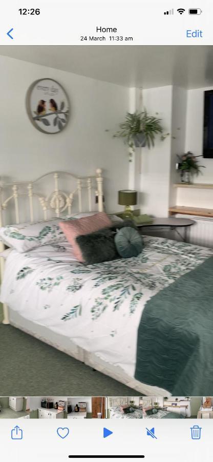 Barrs Court Beds Bed & Breakfast Warmley Exterior foto