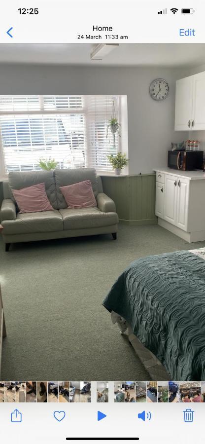 Barrs Court Beds Bed & Breakfast Warmley Exterior foto